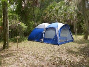 camping-445425_1280