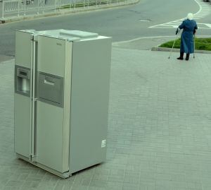 frige-on-the-street-127628-m
