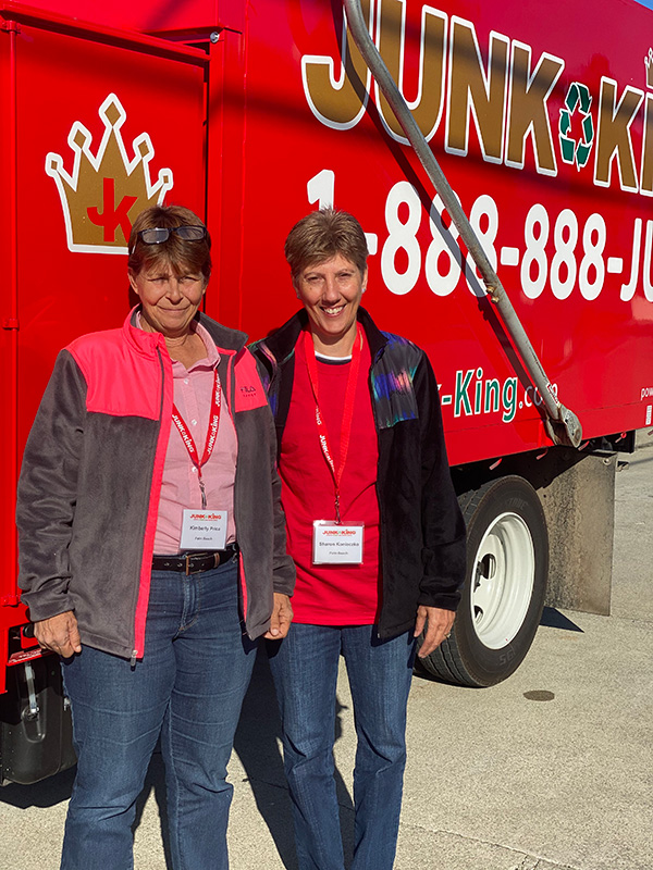 Junk King Franchise Owner, Dave Archer and Toni Archer.